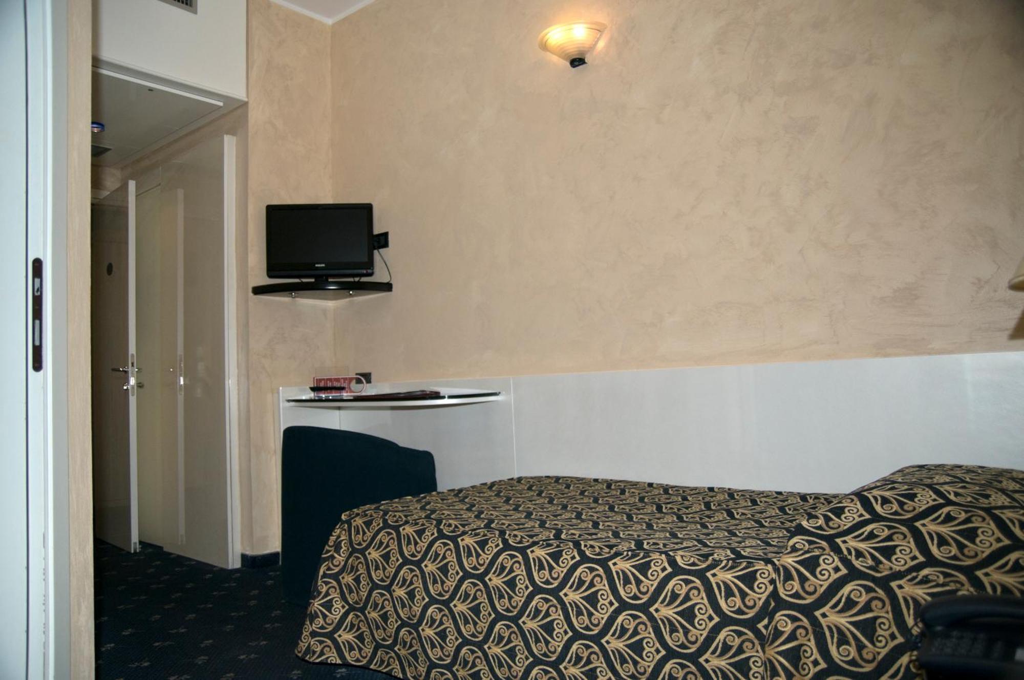 Hotel Continental Turijn Buitenkant foto