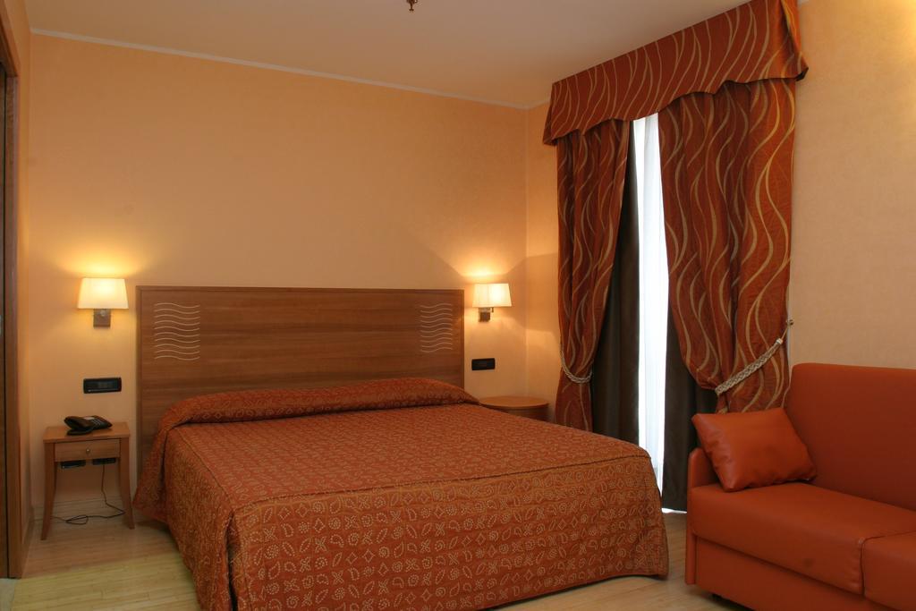 Hotel Continental Turijn Kamer foto